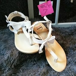 SIZE 7 White bow women's sandals